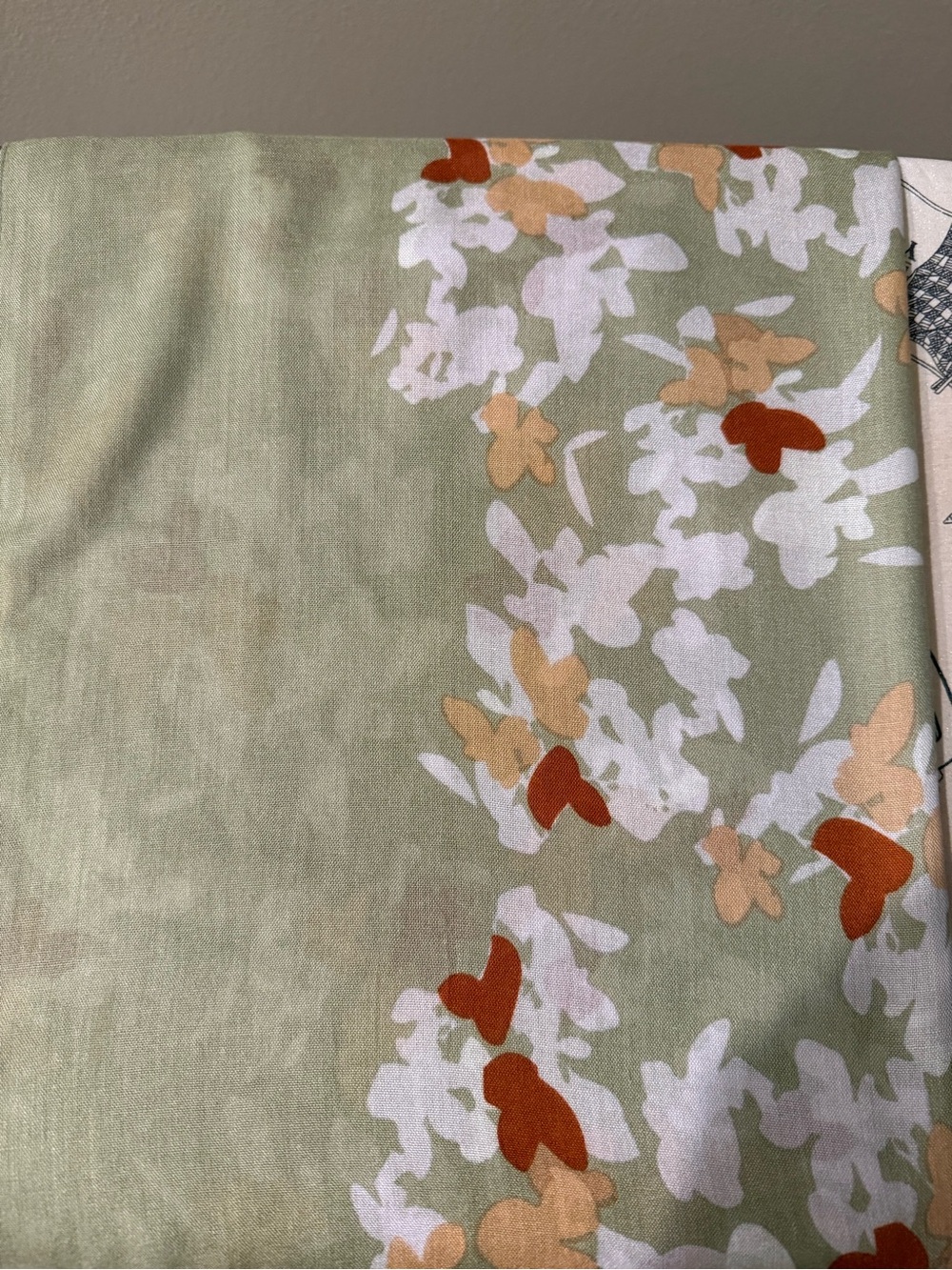 VELA. Mini Flower Trail Print Scarf -hijab
